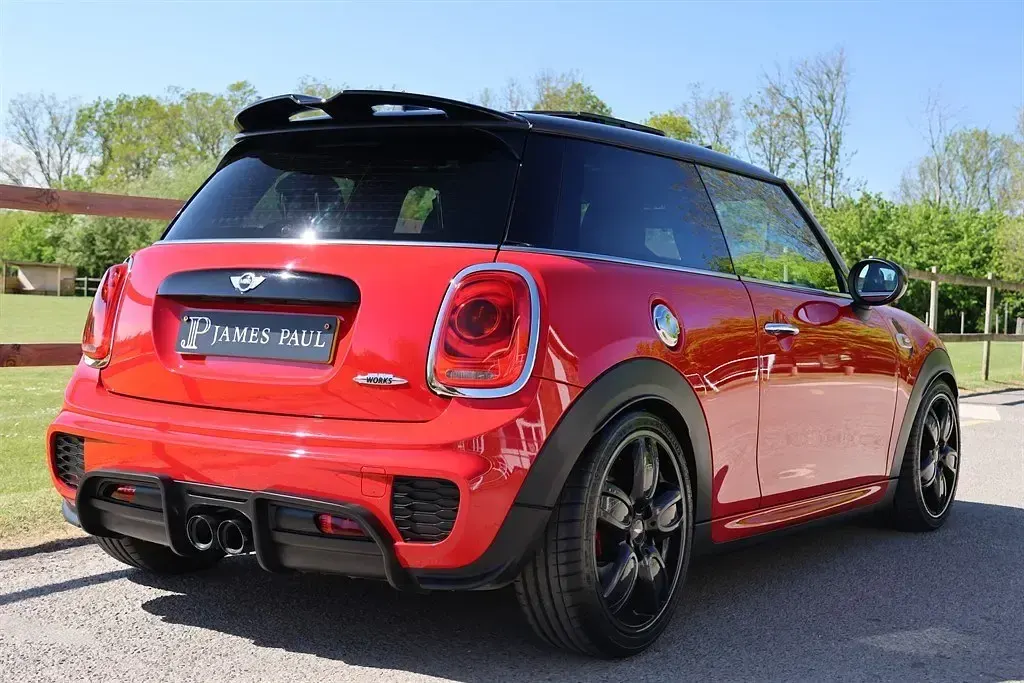 Begagnad Mini John Cooper Works Hatch 2015 Röd Halvkombi