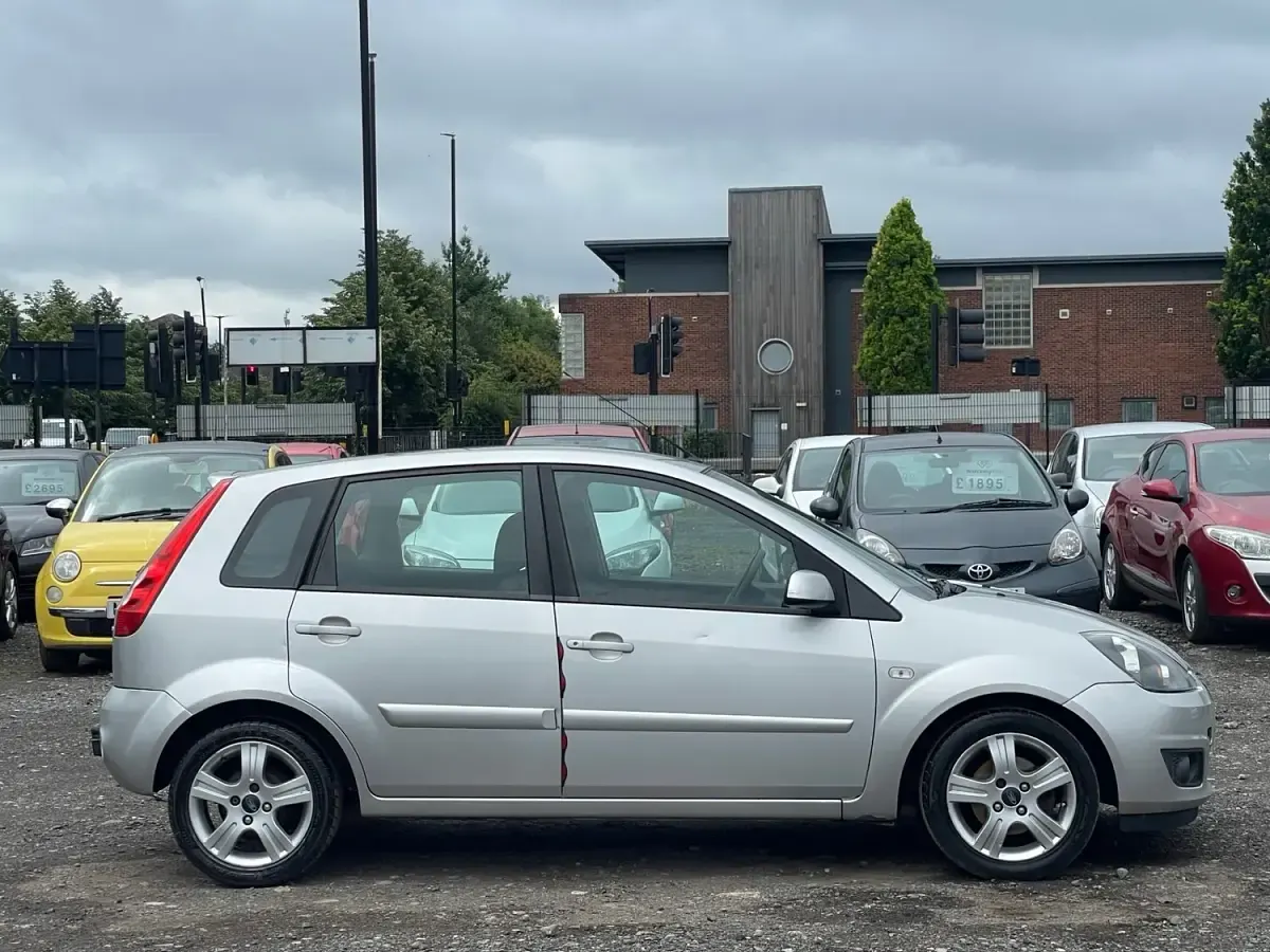 Used Ford Fiesta Zetec 2008 Silver Hatchback