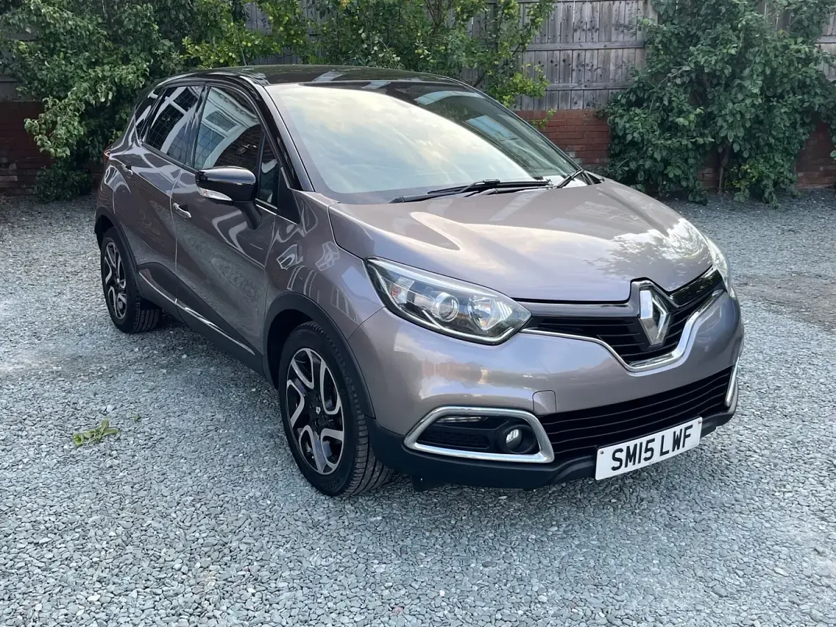 Used Renault Captur Dynamique 90 HP (66 kW) 2015 Grey SUV