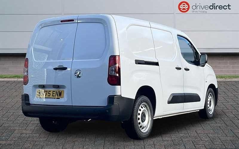 New Vauxhall Combo S 102 HP (75 kW) 2025 White Van