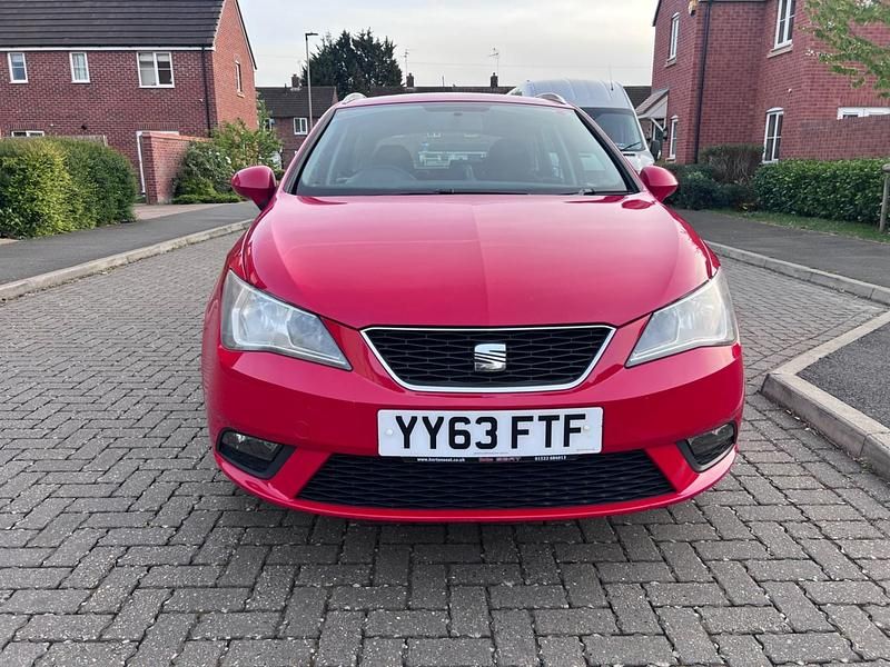 Begagnad Seat Ibiza ST 2013 Röd Kombi