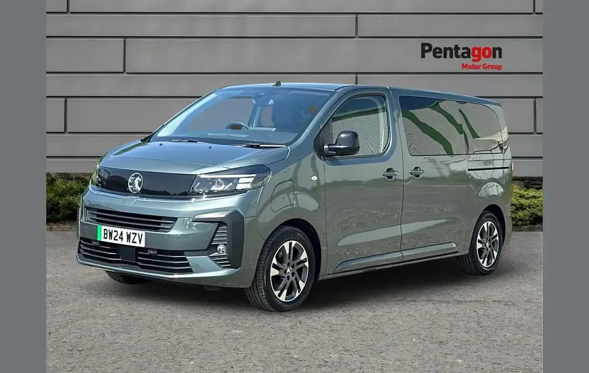 Used Vauxhall Vivaro Ultimate 100 kW (136 HP) 2024 Green MPV