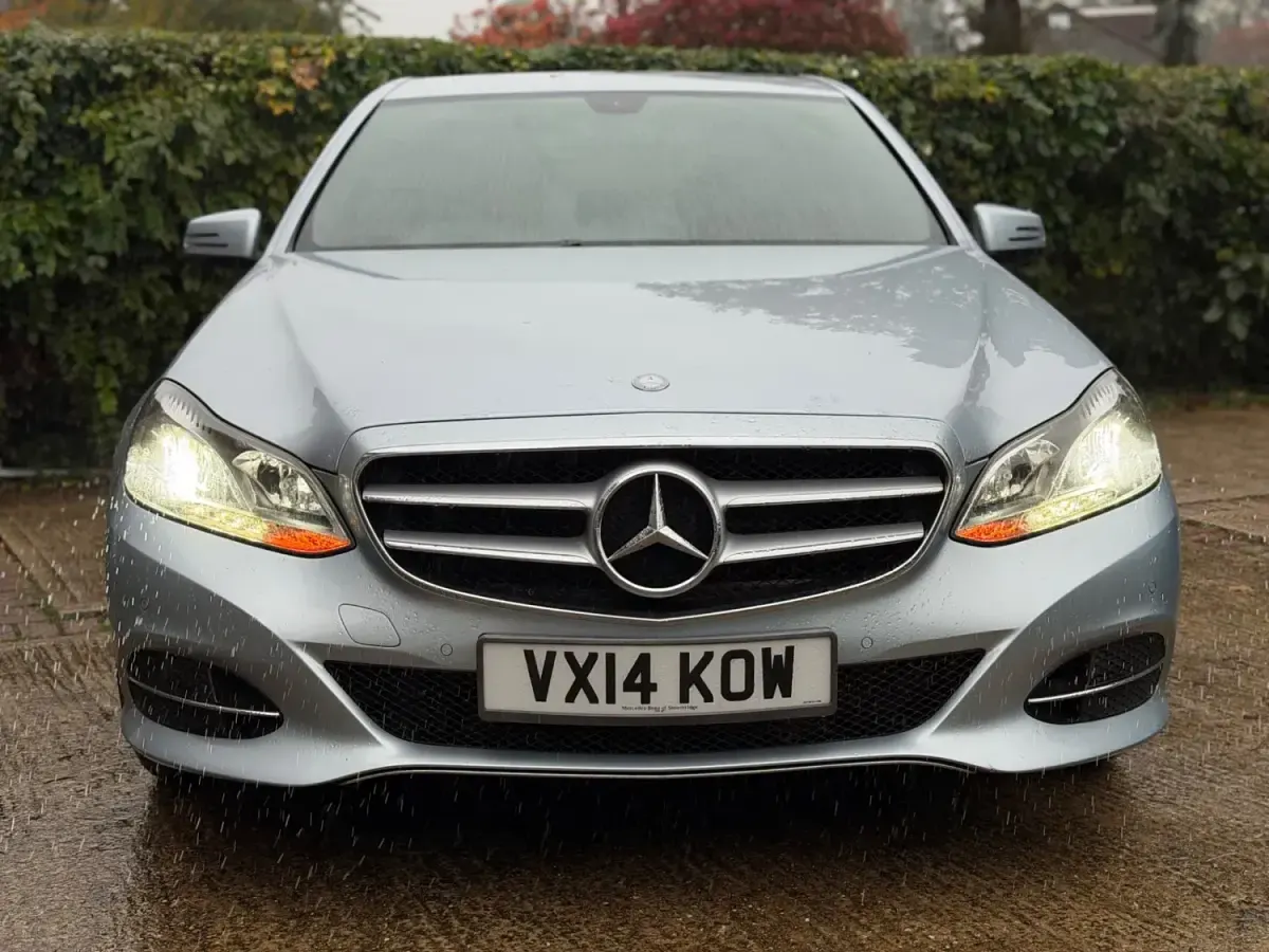 Begagnad Mercedes E220 SE 2014 Silver Sedan