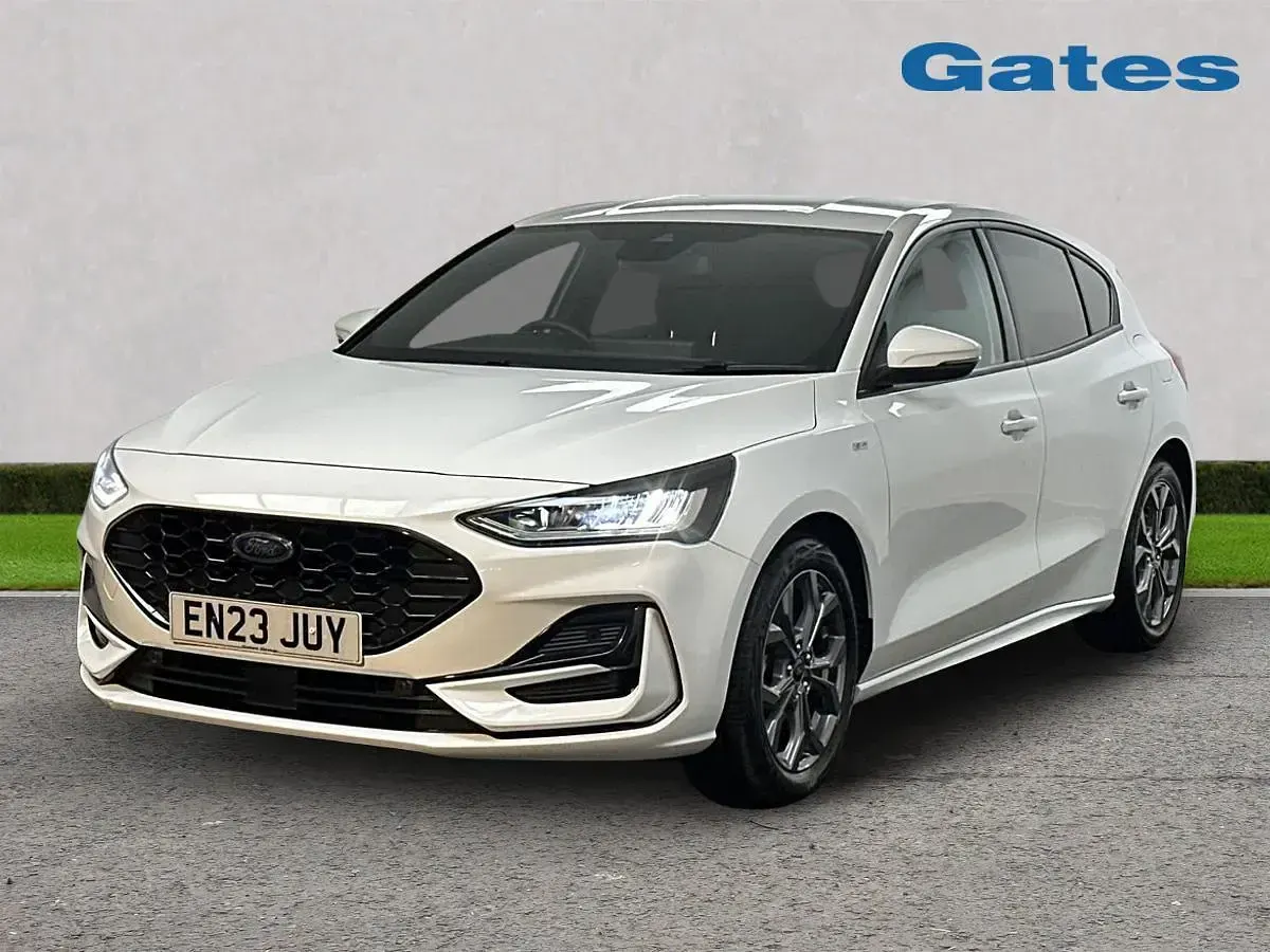 Used Ford Focus ST-Line 2023 White Hatchback