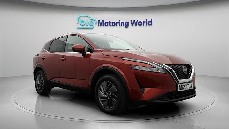 Used Nissan Qashqai Acenta Premium 140 HP (102 kW) 2023 Red SUV