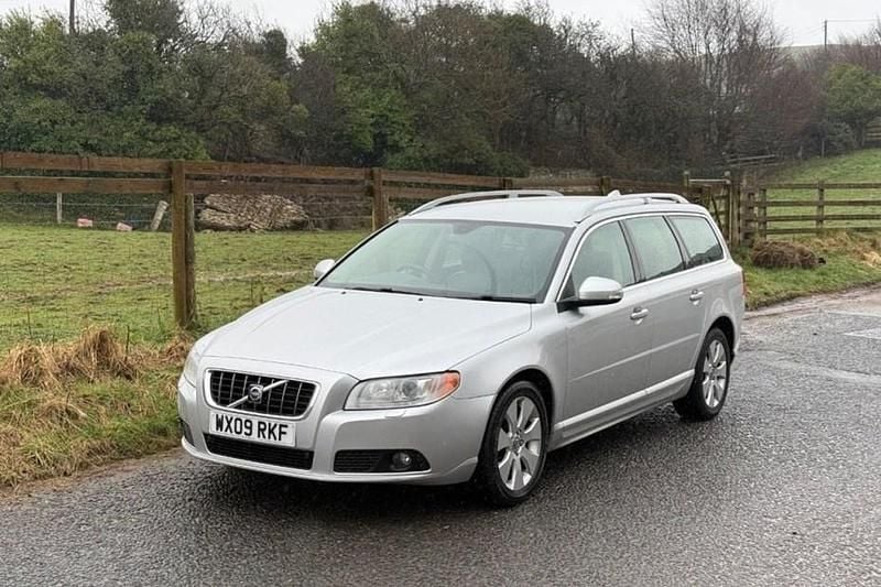 Used Volvo V70 SE Lux 2009 Silver Estate