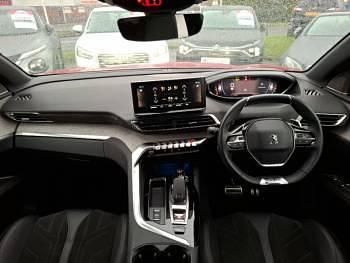 Used Peugeot 3008 Premium 131 HP (96 kW) 2022 Red SUV