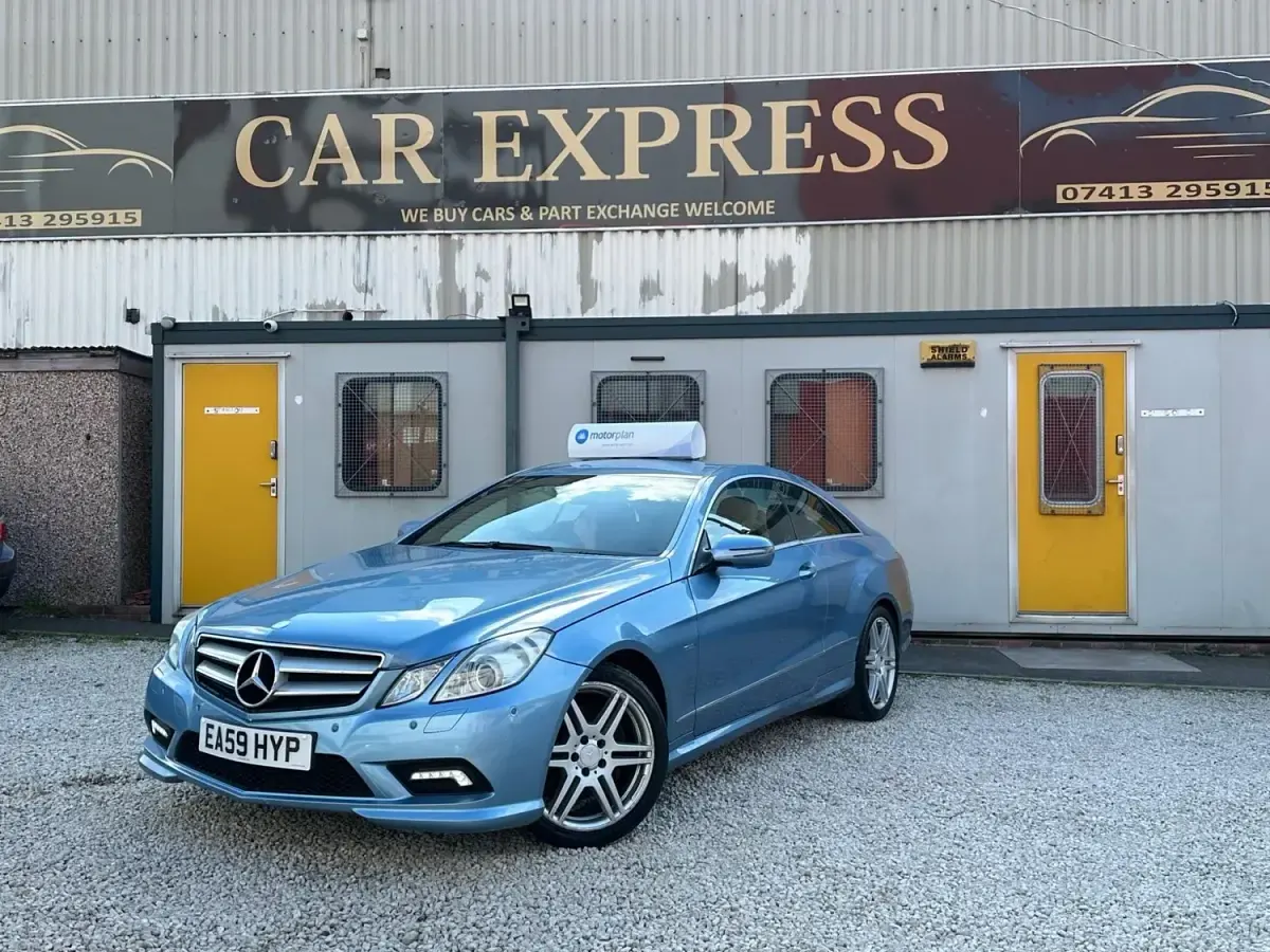 Używany Mercedes E350 2009 Niebieski Coupe