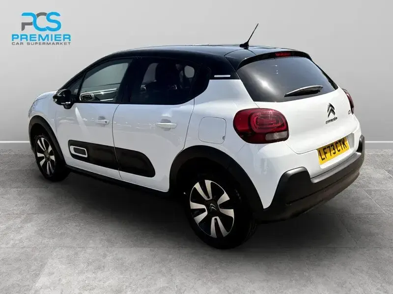 Used Citroën C3 PureTech 108 HP (79 kW) 2024 Polar white Hatchback