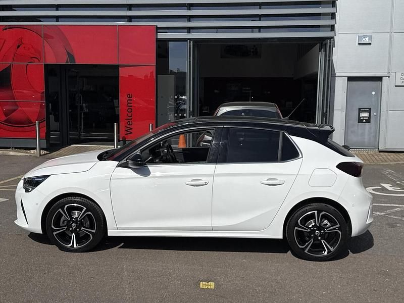 Used Vauxhall Corsa Edition 99 HP (72 kW) 2022 White Hatchback