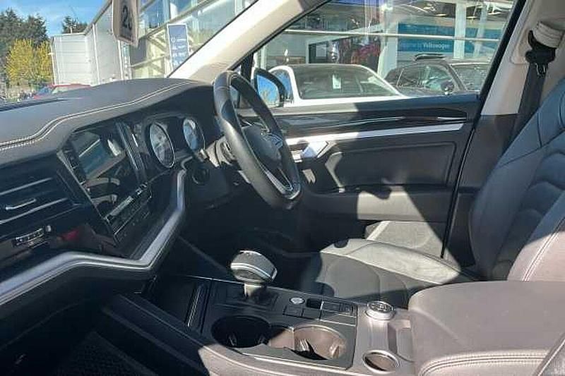 Used VW Touareg SEL 231 HP (169 kW) 2022 White SUV