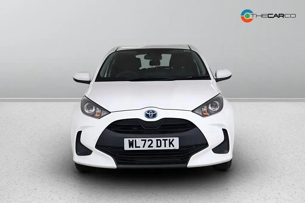 Second-hand Toyota Yaris Hybrid 116 CP (85 kW) 2023 Alb Hatchback
