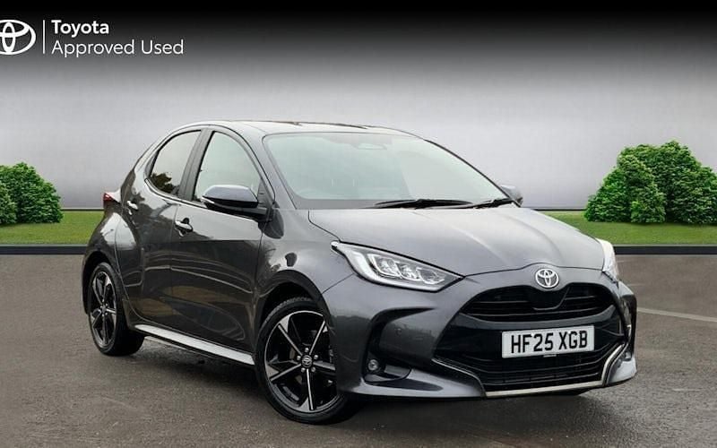 Decuma grey Used 2025 Toyota Yaris Hybrid Hatchback | £23,999 (Super price) - Image 1/4