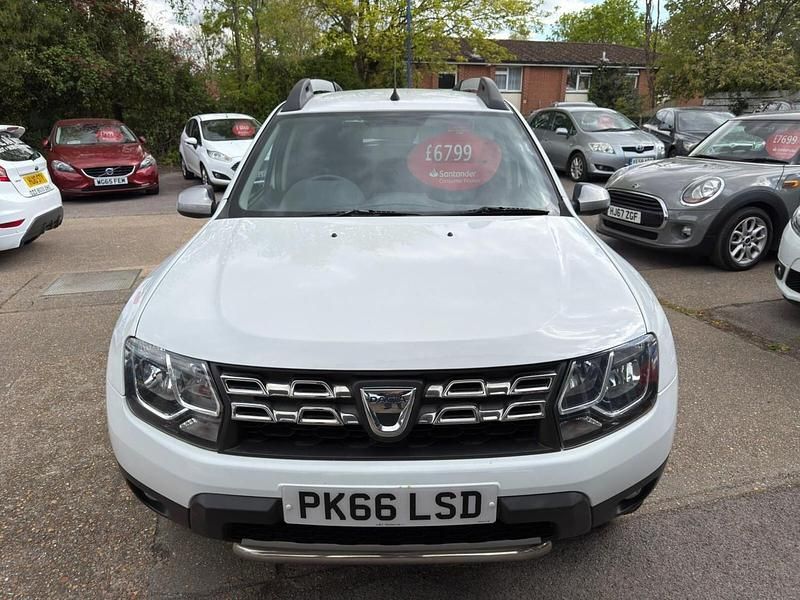 Used Dacia Duster Prestige 110 HP (80 kW) 2016 White SUV