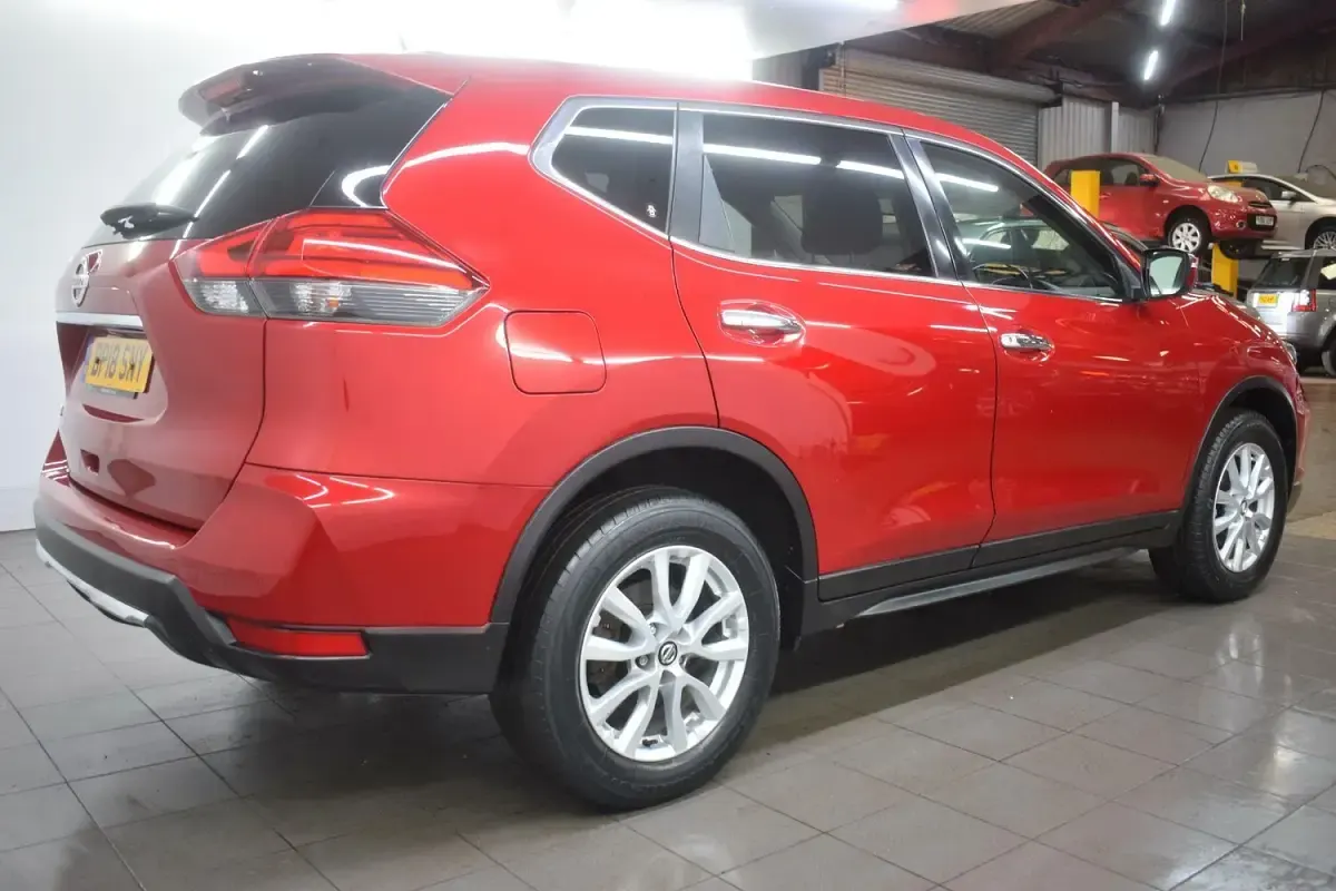 Used Nissan X-Trail Acenta 130 HP (95 kW) 2018 Red SUV