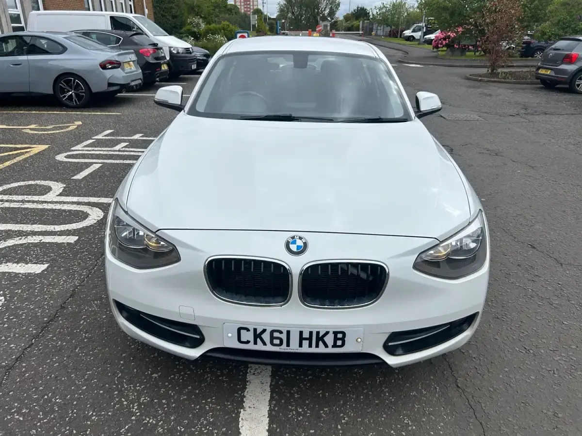 Używany BMW 120 Sport Line 2011 Biały Hatchback