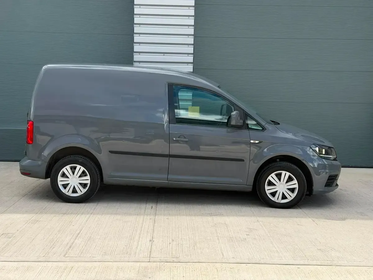 Used VW Caddy Trendline 102 HP (75 kW) 2016 Grey MPV
