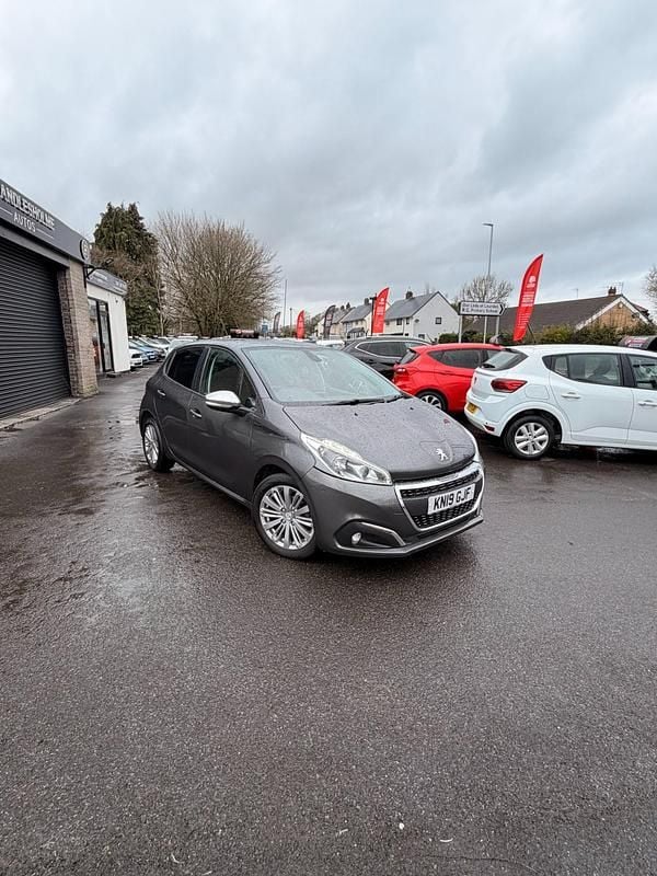 Used Peugeot 208 Signature Sky 2019 Grey Hatchback