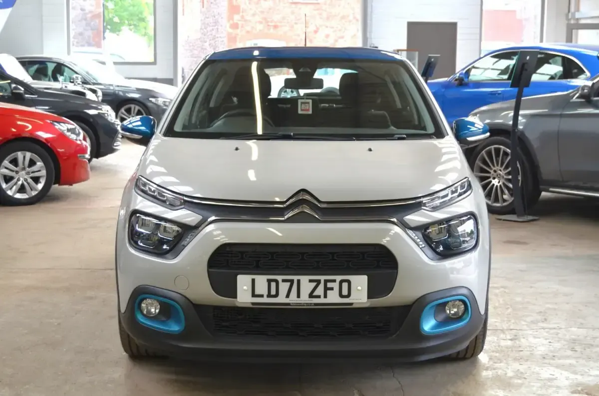 Begagnad Citroën C3 Shine 2021 Beige Halvkombi