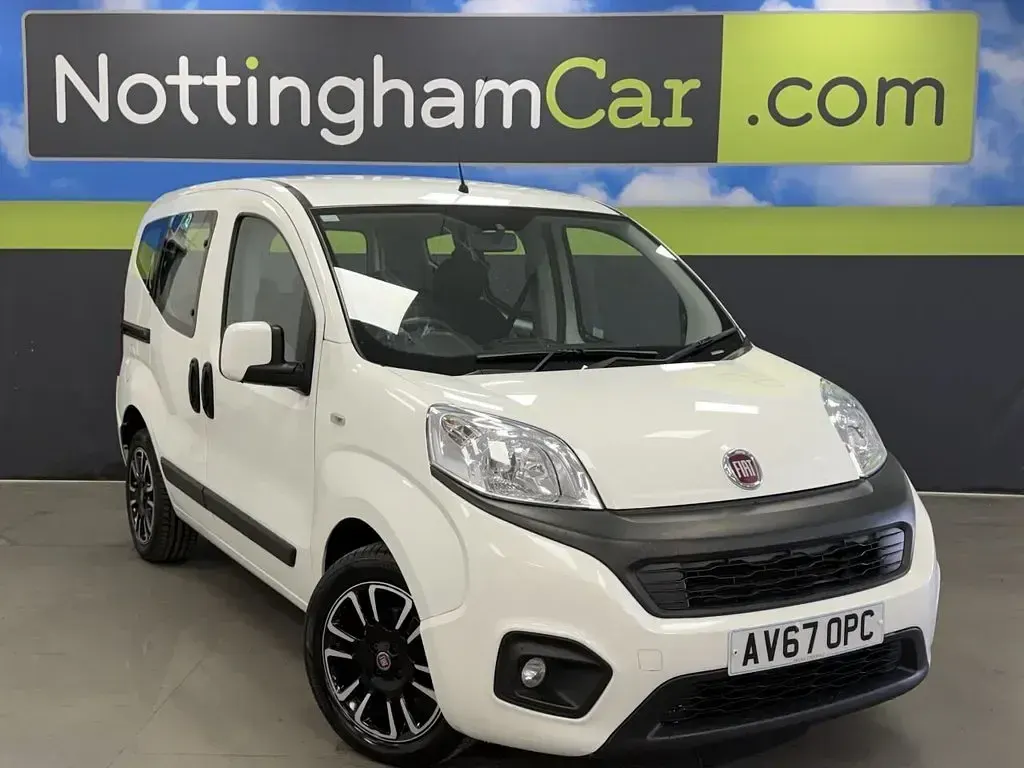 Used Fiat Qubo Lounge 80 HP (58 kW) 2017 White MPV