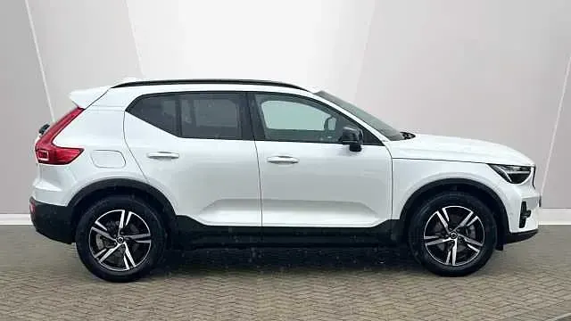 Usado Volvo XC40 Plus 161 HP (118 kW) 2024 SUV