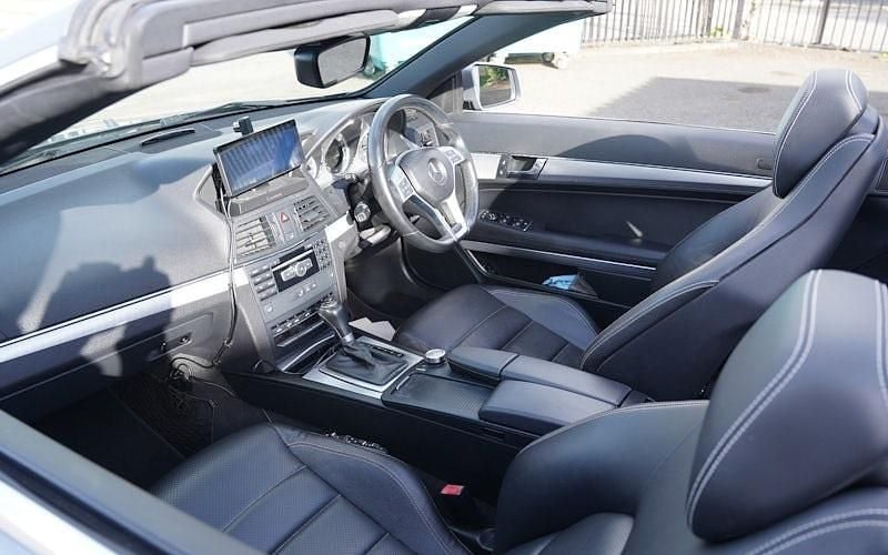 Begagnad Mercedes E220 170 HK (125 kW) 2013 Silver Cab