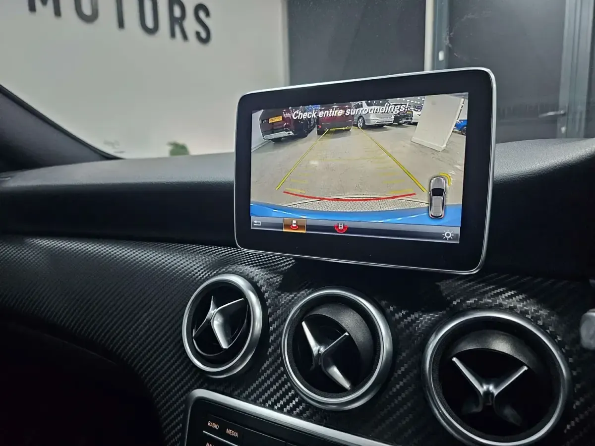 Usado Mercedes A200 AMG line 2016 Azul Citadino
