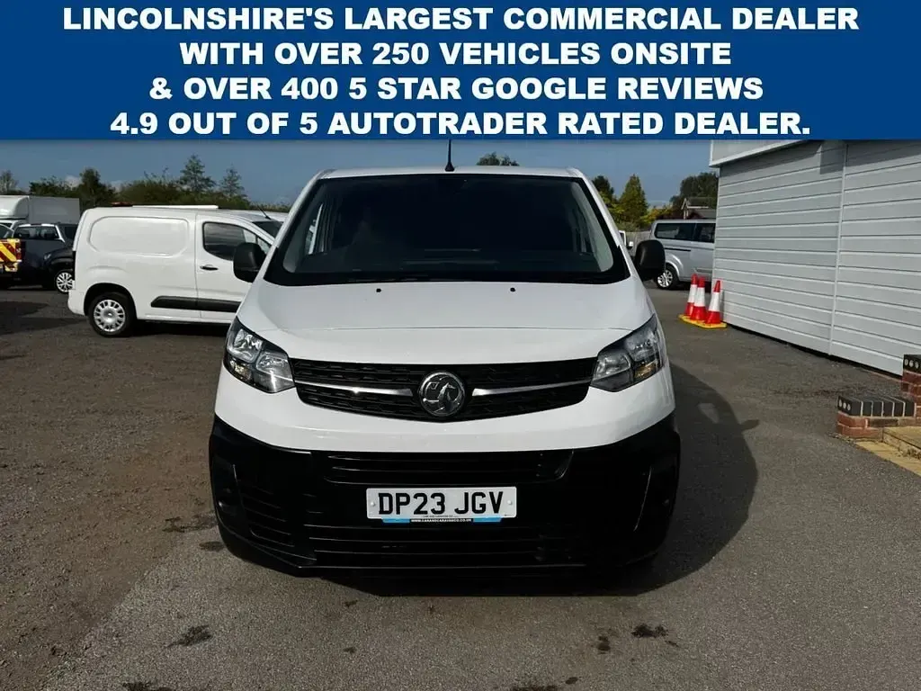 Usado Vauxhall Vivaro S 100 HP (73 kW) 2023 Branco Monovolume