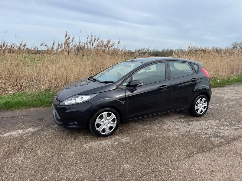 Used Ford Fiesta 94 HP (69 kW) 2010 Black Hatchback