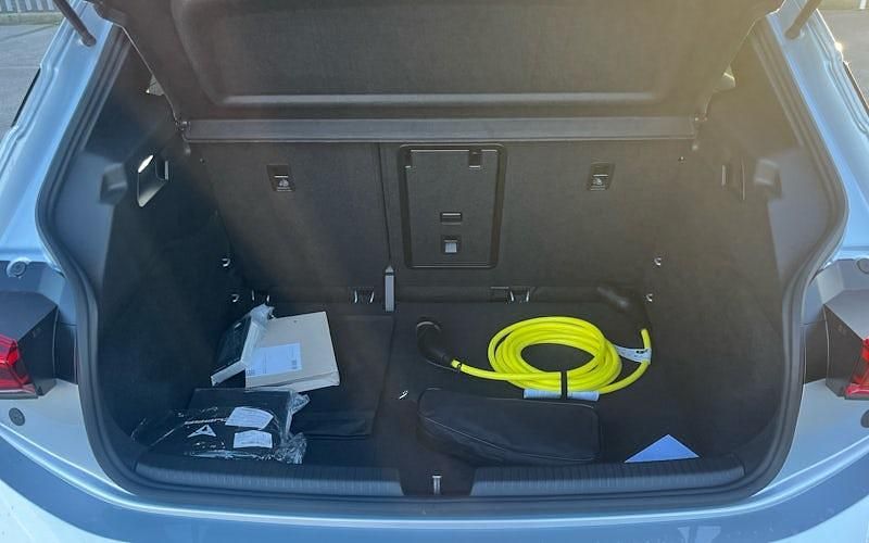 New Cupra Born e-Boost 169 kW (231 HP) 2026 Hatchback