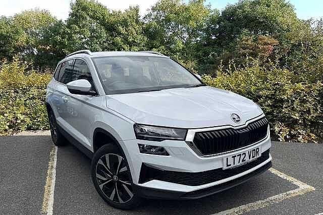 Moon white metallic Used 2022 Skoda Karoq SE L SUV | £22,990 (Fair price) - Image 1/4