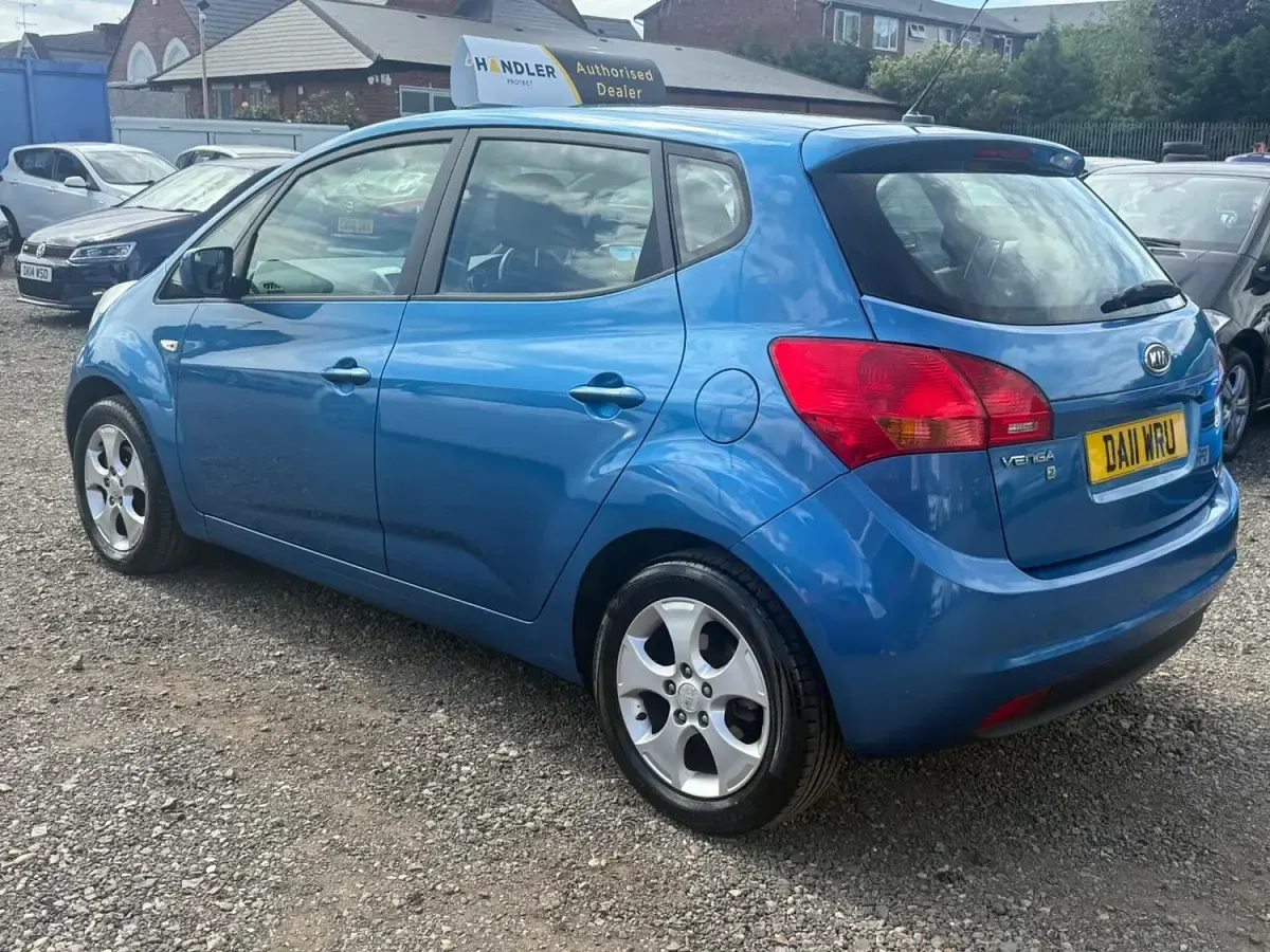 Used Kia Venga 2011 Blue Hatchback