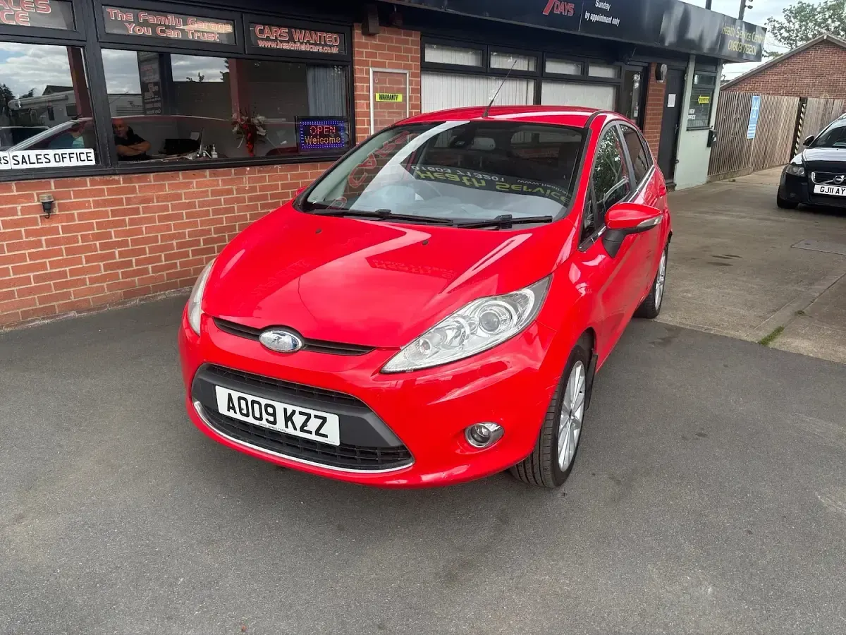 Used Ford Fiesta Titanium 89 HP (65 kW) 2009 Red Hatchback