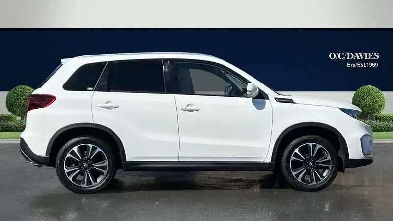 Used Suzuki Vitara SZ5 129 HP (94 kW) 2022 White SUV