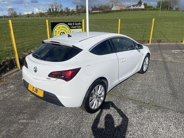 Used Vauxhall Astra GTC SRi 2016 White Hatchback