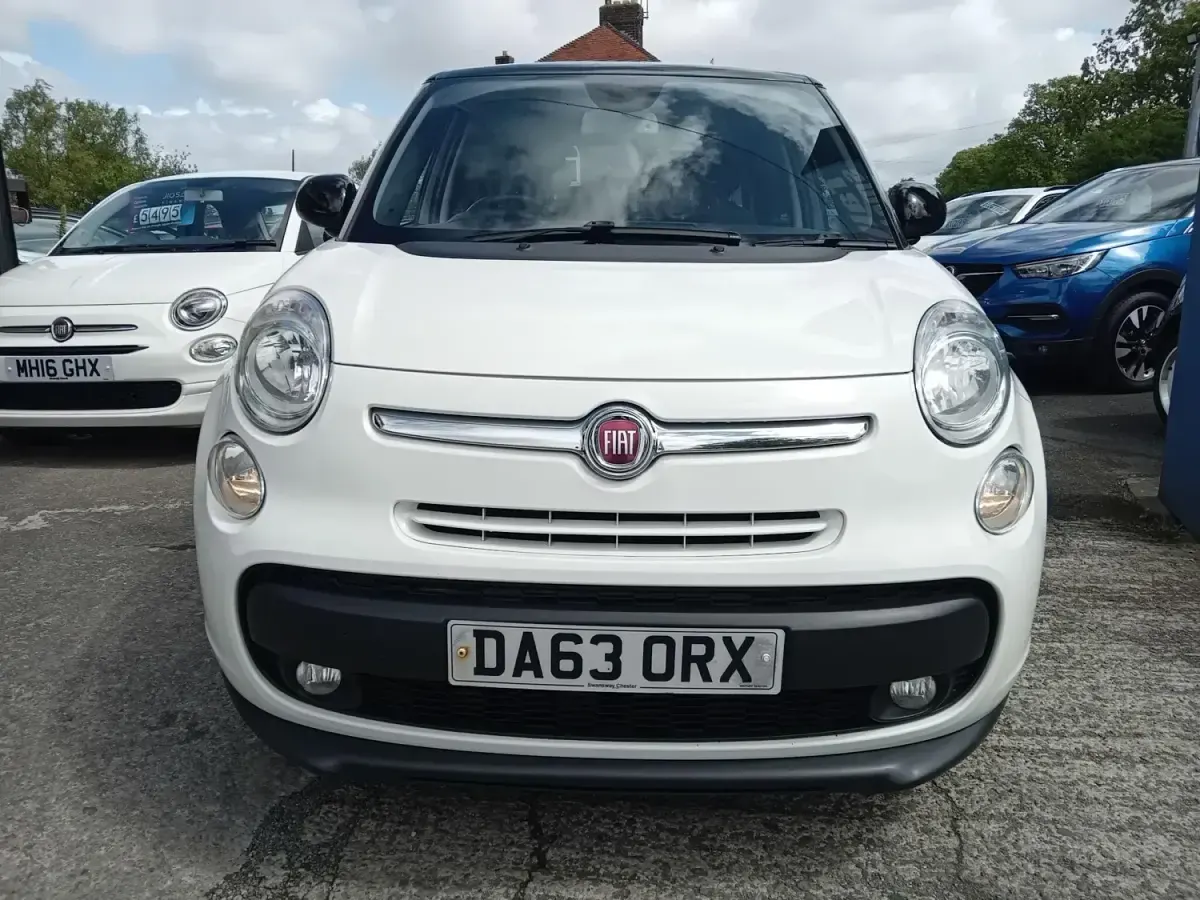 Usado Fiat 500L Lounge 105 HP (77 kW) 2014 Branco Monovolume
