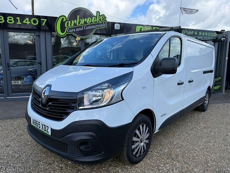 Used Renault Trafic Business 120 HP (88 kW) 2015 White MPV