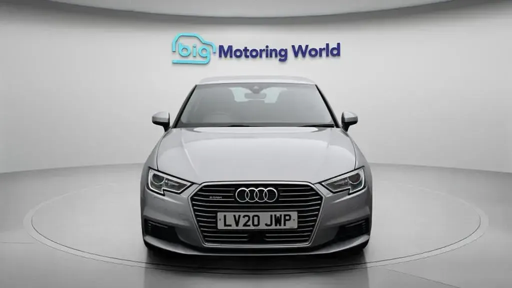 Used Audi A3 Sportback e-tron Advanced 204 HP (150 kW) 2020 Silver Hatchback