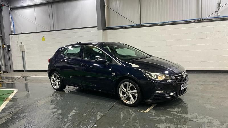 Blue Used 2018 Vauxhall Astra SRi Hatchback | £7,998 (Fair price) - Image 1/4