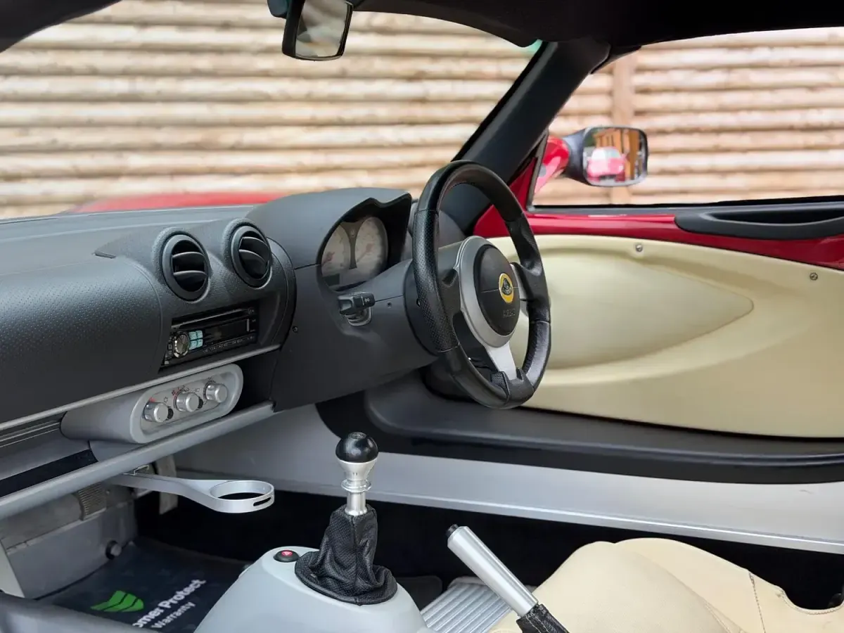 Used Lotus Elise 192 HP (141 kW) 2007 Red Cabriolet