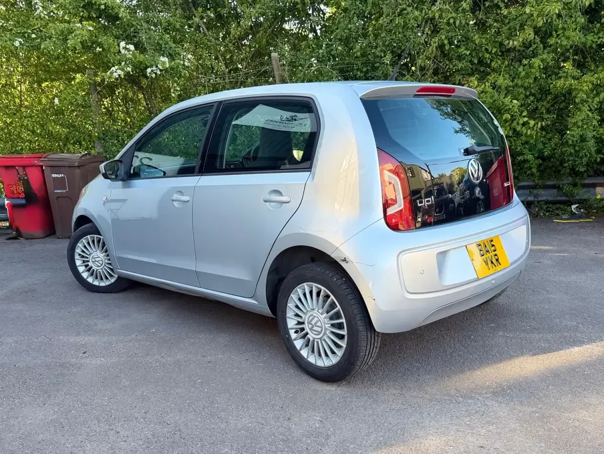 Usado VW up! 2015 Prateado Citadino
