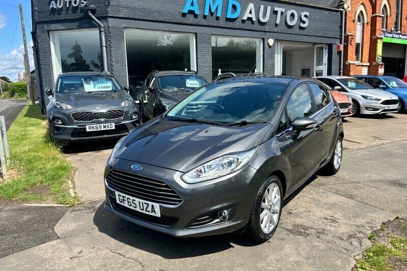 Grey Used 2015 Ford Fiesta Titanium Hatchback | £4,995 (Fair price) - Image 1/1