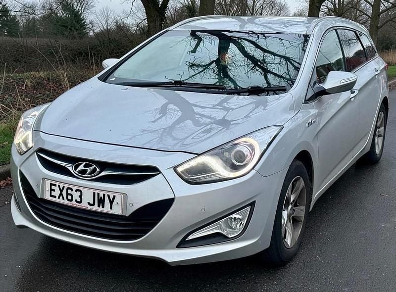 Used Hyundai i40 Style 115 HP (84 kW) 2013 Silver Estate