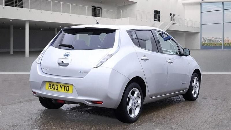 Used Nissan Leaf 80 kW (109 HP) 2013 Silver Hatchback