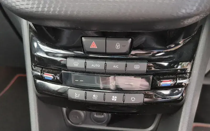 Used Peugeot 2008 GT-line 110 HP (80 kW) 2019 Red SUV