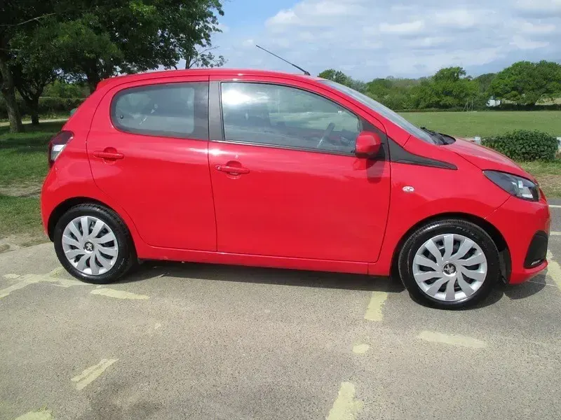 Begagnad Peugeot 108 Active 2019 Röd Halvkombi