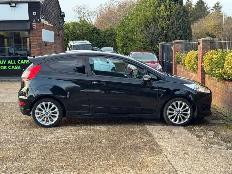 Used Ford Fiesta Zetec 125 HP (91 kW) 2013 Black Hatchback