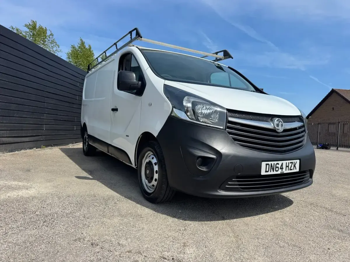 Second-hand Vauxhall Vivaro 115 CP (84 kW) 2014 Alb Monovolum