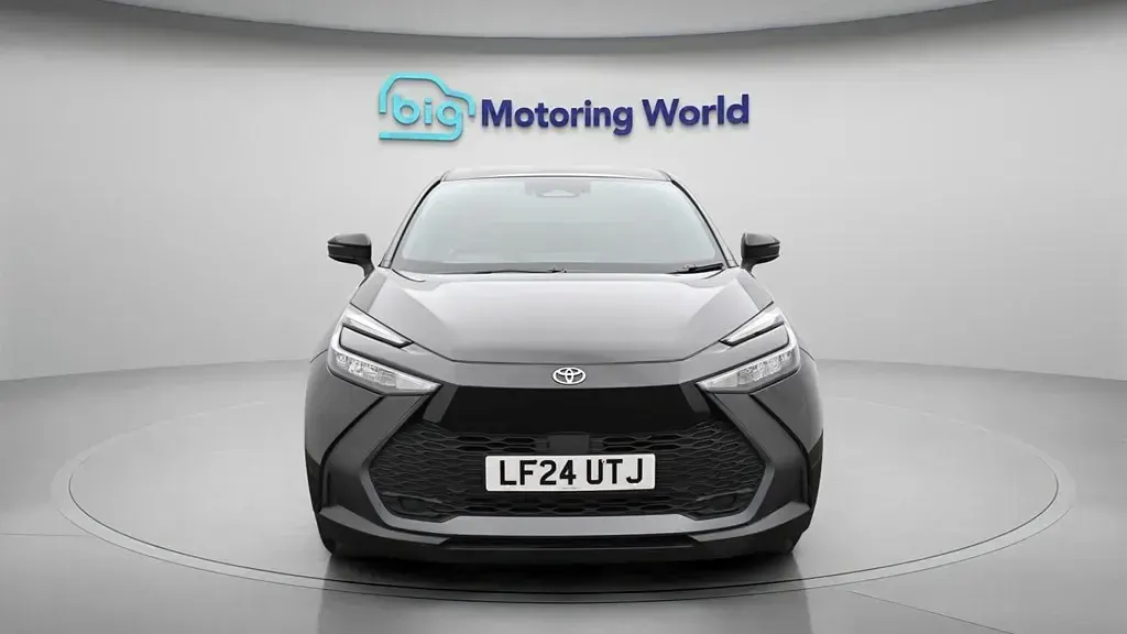 Second-hand Toyota C-HR 140 CP (102 kW) 2024 Negru SUV