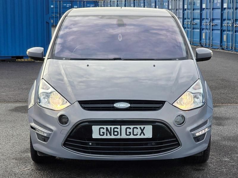 Used Ford S-MAX Titanium 140 HP (102 kW) 2011 Silver MPV